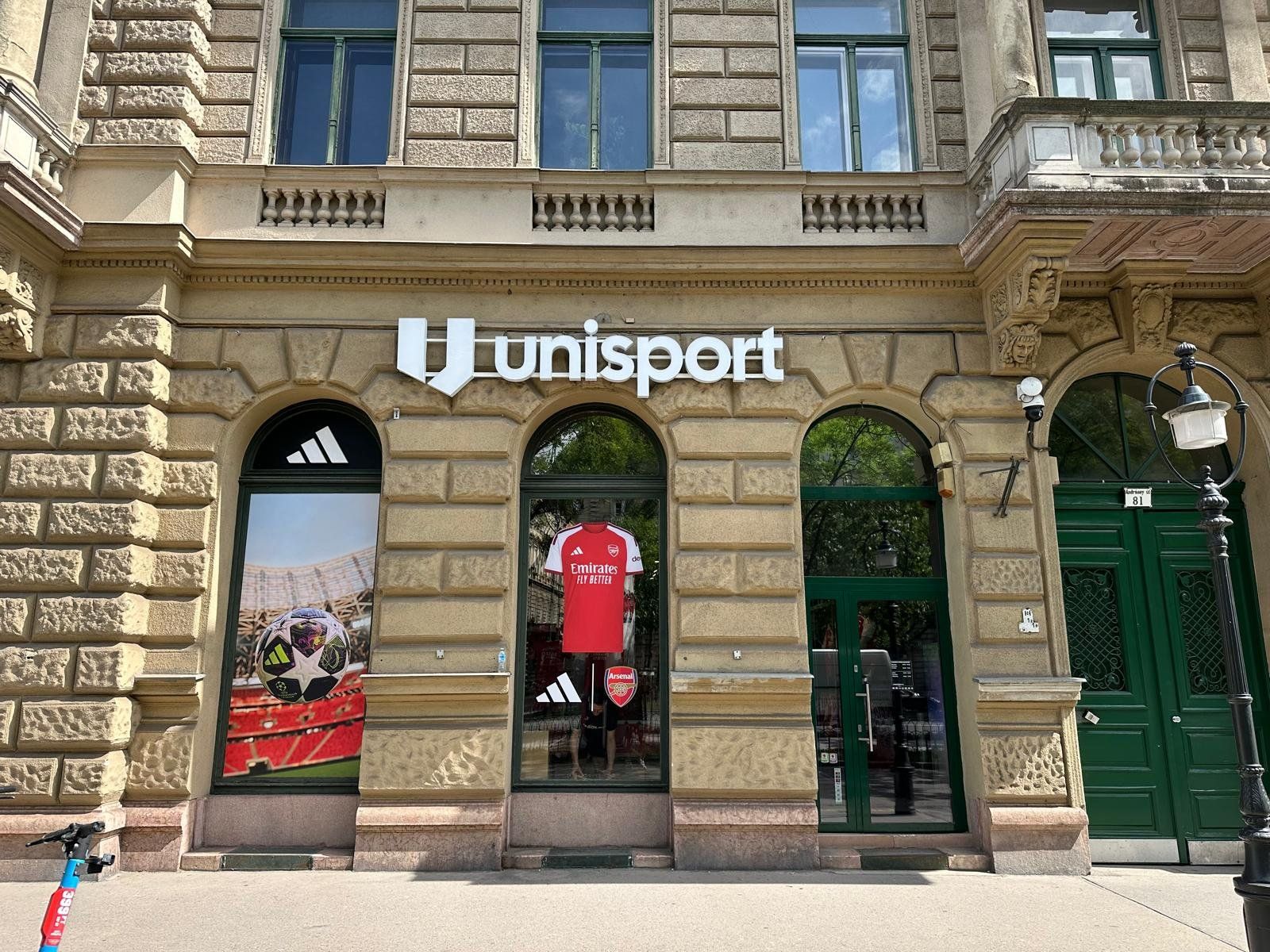 Flagship Store